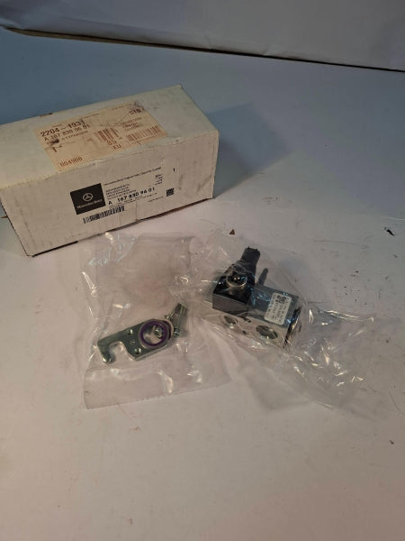 MERCEDES-BENZ Expansion Valve, Air Conditioning A1678309601