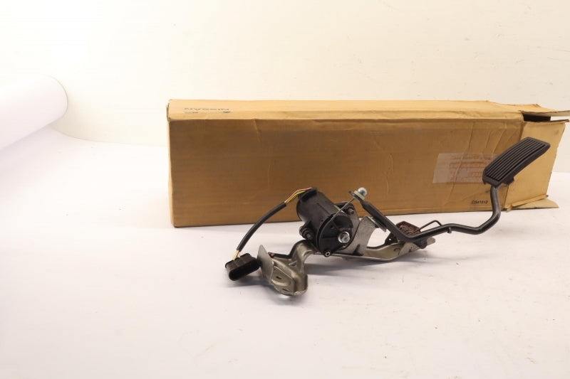 NISSAN Accelerator Pedal 180122F800