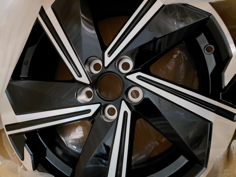 MITSUBISHI Wheel Disc 4250G472