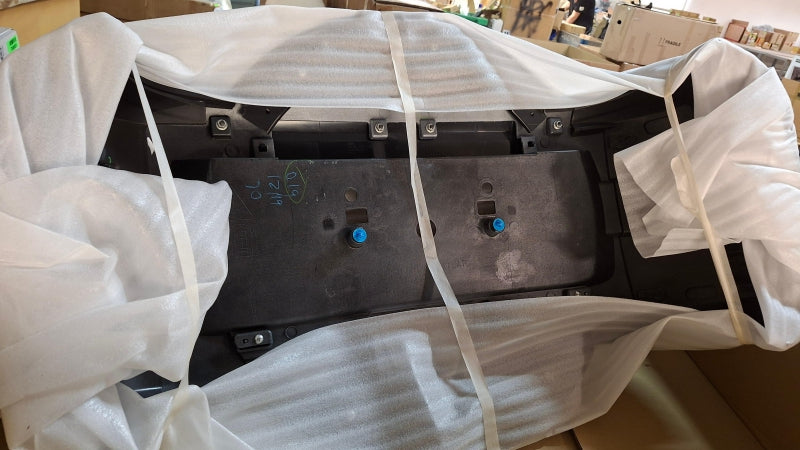 MITSUBISHI Cover 6430A087HB