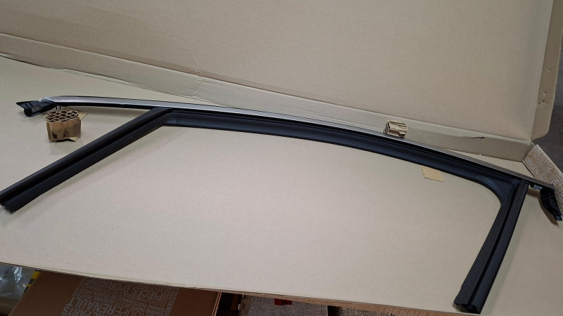 RENAULT Window Guide 803316235R