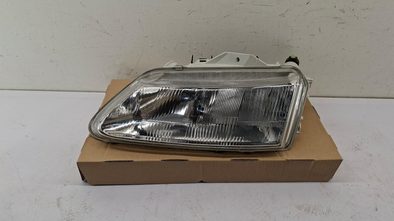 RENAULT Headlight 7701038263