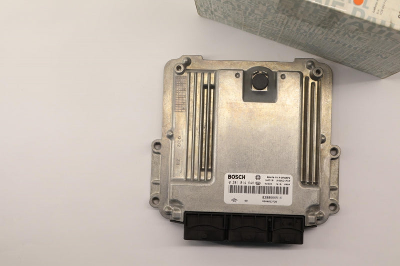 RENAULT Control Unit, Engine Management 8200823728